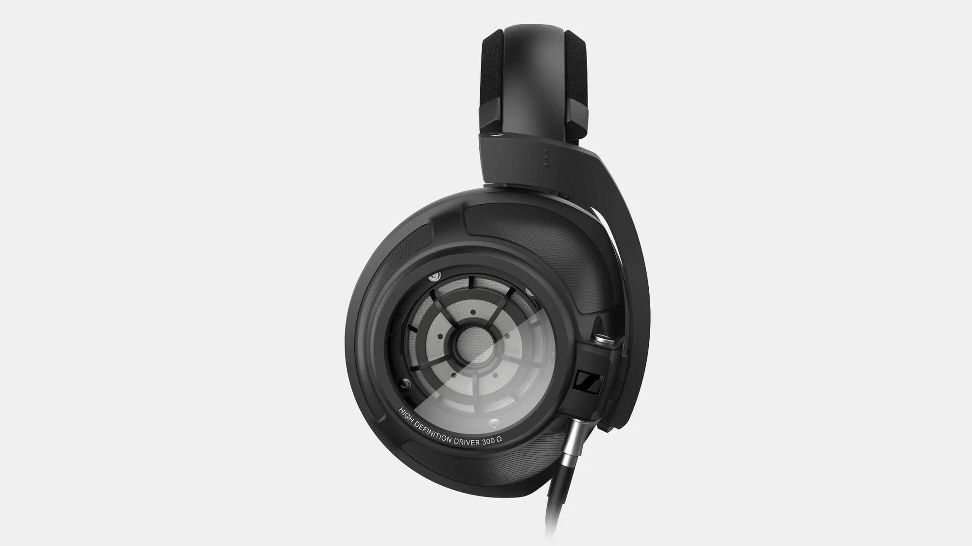 Sennheiser HD 820 flagship closed-back headphones: The story of