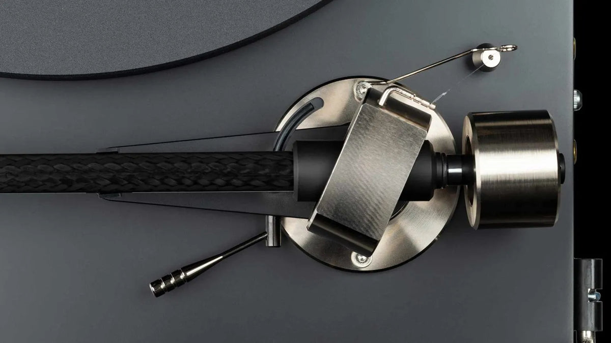 Pro-Ject - Debut PRO B Balanced Hi-Fi Turntable