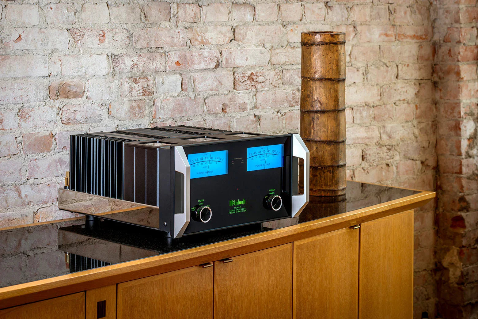 McIntosh - MC462 2-Channel Solid State Amplifier - The Source AV